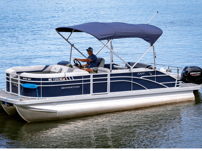 Bennington Swingback pontoon boat available for rental on Lake Wylie